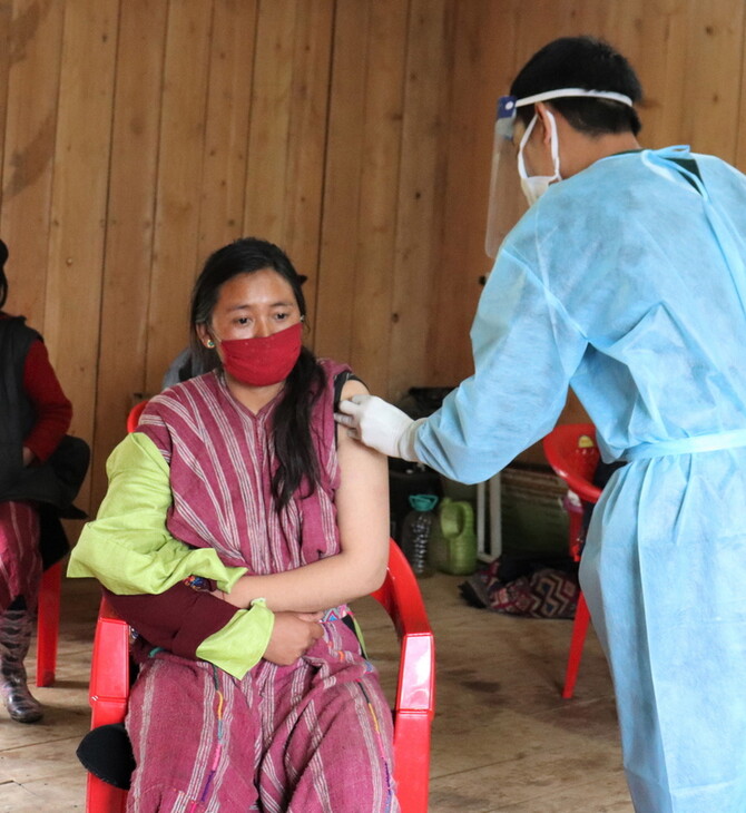 Μπουτάν: Ο γρήγορος εμβολιασμός για τον κορωνοϊό θεωρείται παγκόσμιο «success story»