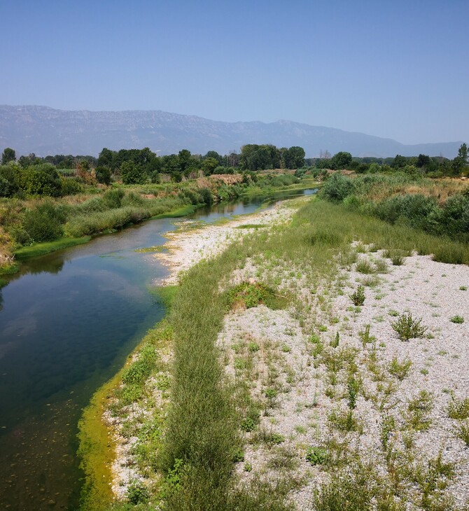 Τρίκαλα: Μειώθηκε σημαντικά η στάθμη του Πηνειού ποταμού 