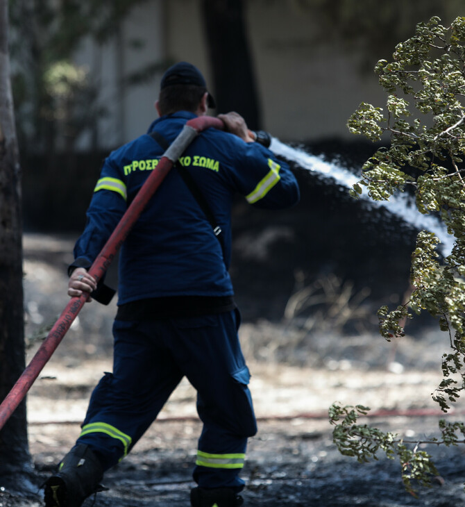 Φωτιά στη Βόνιτσα: Συνεχίζεται η μάχη με τις φλόγες, καλύτερη η εικόνα σήμερα