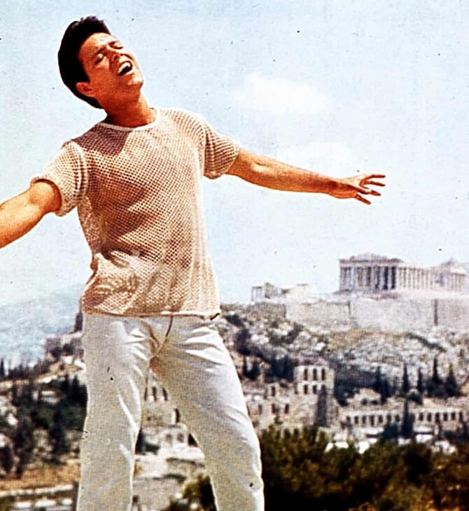 H ταινία “Summer Holiday” (1963), με τις μουσικές και τα τραγούδια των περίφημων Cliff Richard and The Shadows, είχε γυριστεί και στην Ελλάδα