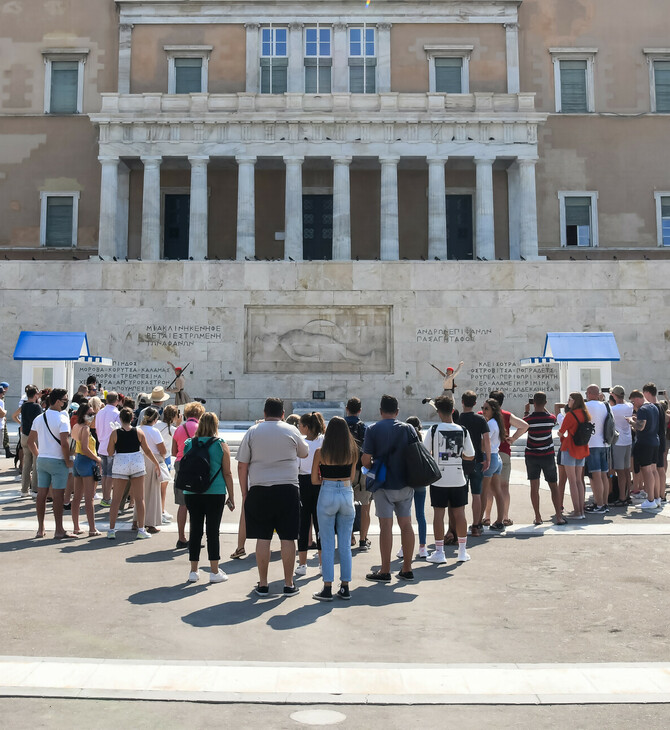 Μετάλλαξη Δέλτα: Οι μολυσμένοι καθυστερούν να εμφανίσουν συμπτώματα, ενώ μπορούν να μεταδίδουν τον ιό