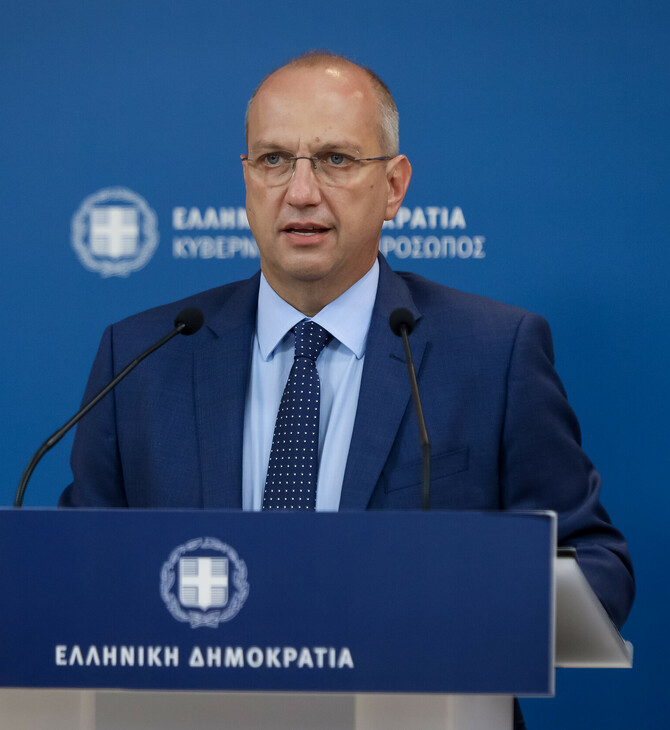 Live οι ανακοινώσεις για τον υπουργό Πολιτικής Προστασίας