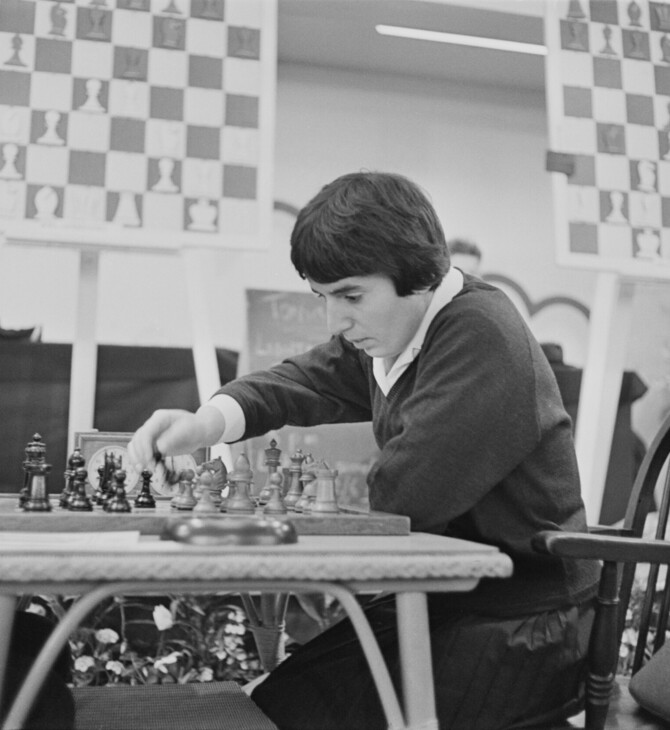 The Queen’s Gambit: Κορυφαία σκακίστρια μήνυσε το Netflix- Ζητά αποζημίωση 5 εκατ. $
