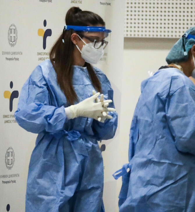 Υποχρεωτικά rapid tests σε ανεμβολίαστους: Πώς θα διενεργούνται στον ιδιωτικό τομέα- Τα πρόστιμα