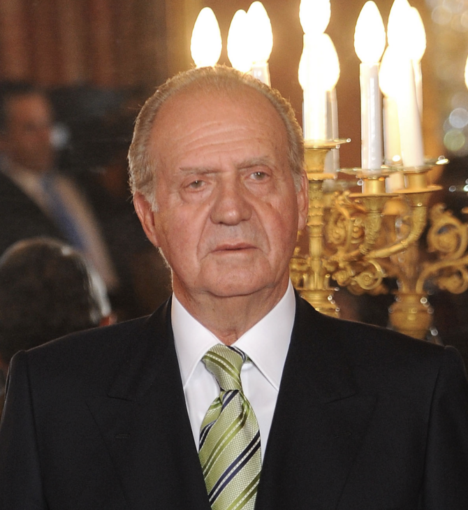 Χουάν Κάρλος: «Του έκαναν ένεση με θηλυκές ορμόνες για να τιθασεύουν την σεξουαλική του ορμή»