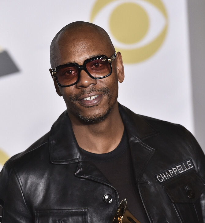 Ο Dave Chappelle λέει ότι θα συναντήσει transgender, αλλά «δεν υποκύπτω στις απαιτήσεις κανενός»