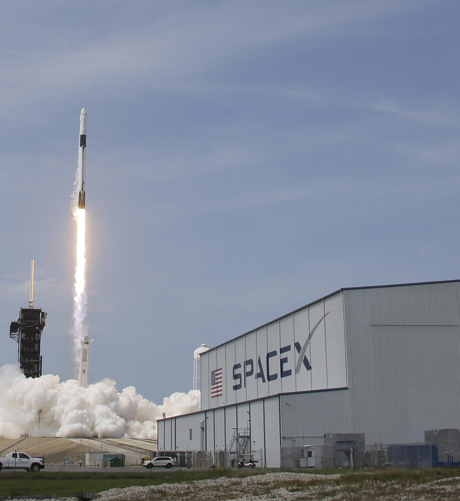 SpaceX: Αστροναύτες θα γυρίσουν στη γη με «ειδικά εσώρουχα» λόγω διαρροής σε τουαλέτα της κάψουλας Dragon