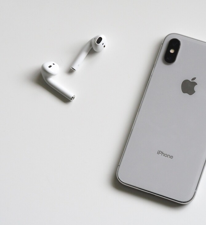 Το πρώτο iPhone X με θύρα USB-C είναι χειροποίητο και πουλήθηκε σε εξωφρενική τιμή