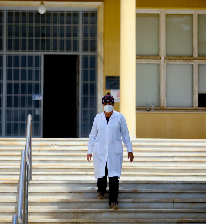 Οικονόμου: Ξεκινά από αύριο η επιστράτευση γιατρών, αν δεν καλυφθούν τα κενά έως σήμερα το βράδυ