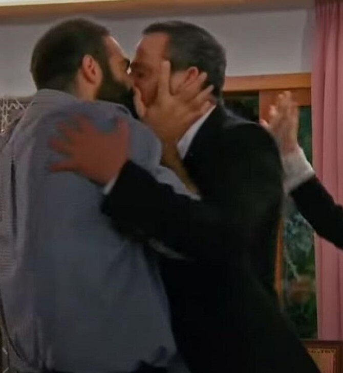 Ένα γκέι φιλί στη σειρά η «Τούρτα της Μαμάς» της ΕΡΤ1