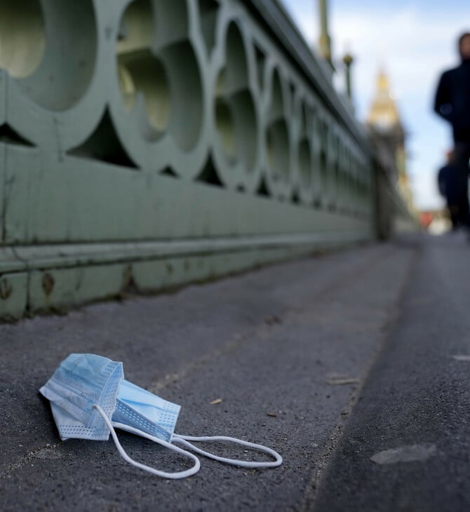 Μετάλλαξη Όμιρκον: Πρώτος θάνατος από την παραλλαγή στη Βρετανία 