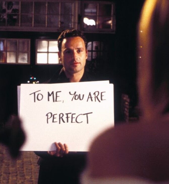 Love Actually: Το σπίτι όπου ο Μαρκ εκφράζει με τις τεράστιες κάρτες την αγάπη του στην Τζούλιετ πωλείται 