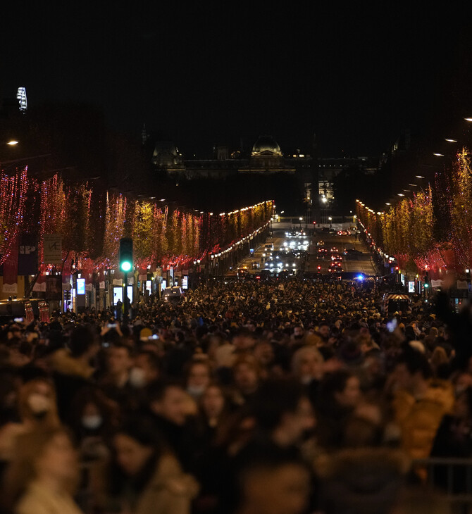 Γαλλία: Απαγόρευση συναυλιών και πυροτεχνημάτων την Πρωτοχρονιά, αυξάνεται η πίεση στους ανεμβολίαστους