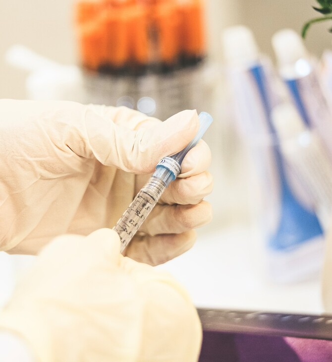 Πέθανε ο οφθαλμίατρος και «πατέρας» του Botox, Άλαν Σκοτ