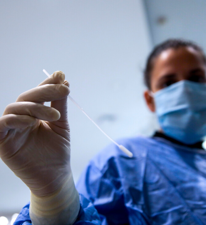 Τα rapid test είναι λιγότερο ευαίσθητα στην Όμικρον και μπορεί να βγαίνουν ψευδώς αρνητικά