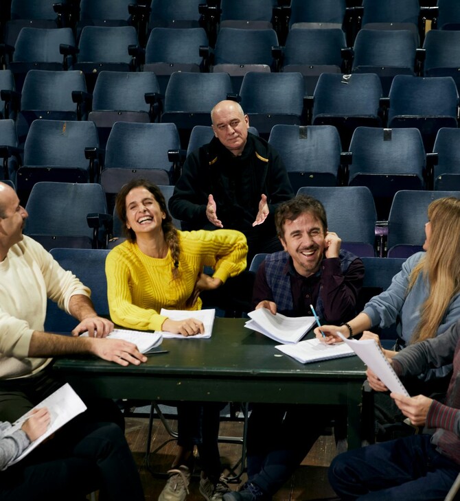 Ο Τσέζαρις Γκραουζίνις σκηνοθετεί την αριστουργηματική νουβέλα του Éric-Emmanuel Schmitt στο Αμφι-Θέατρο