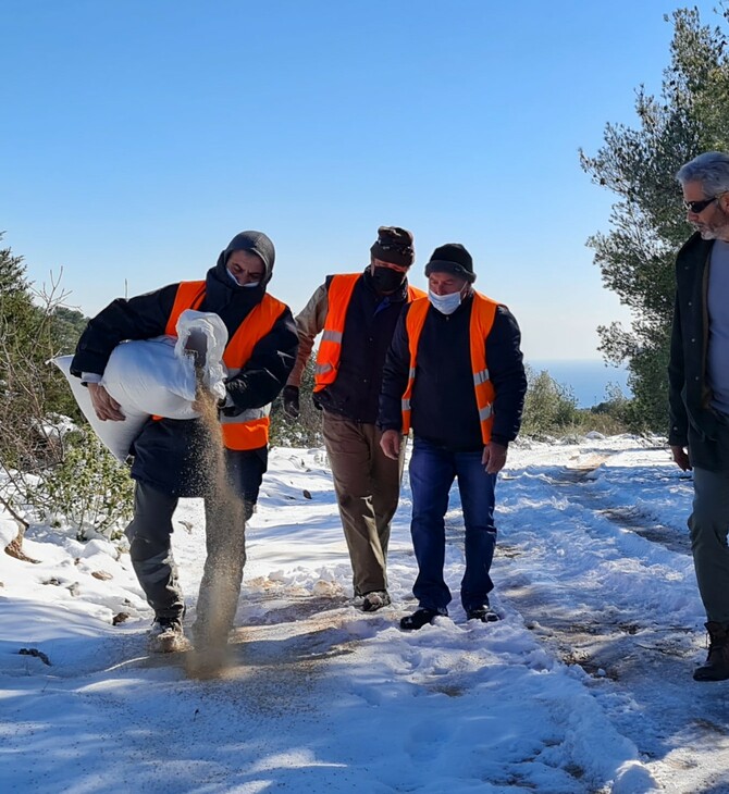 Κακοκαιρία Ελπίς: Ρίψεις τροφών για τα ζώα στο όρος Αιγάλεω 