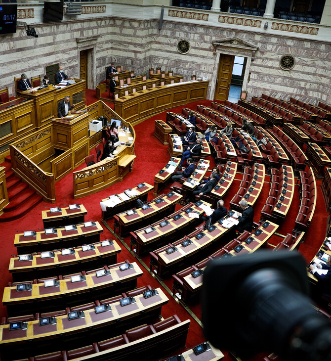 Βουλή: Υπερψηφίστηκε ο αναπτυξιακός νόμος