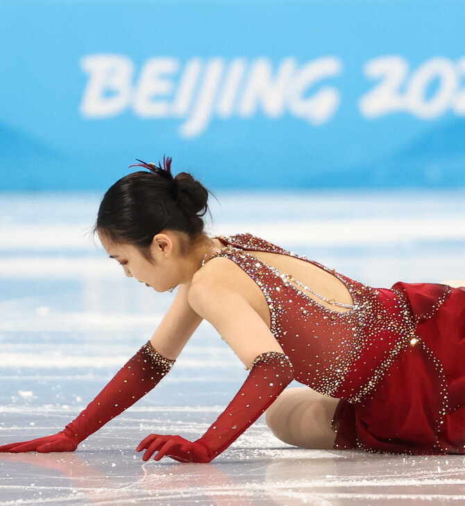Πεκίνο 2022: Σφοδρή επίθεση στην αθλήτρια του καλλιτεχνικού πατινάζ που έπεσε σε δύο διαφορετικούς αγώνες