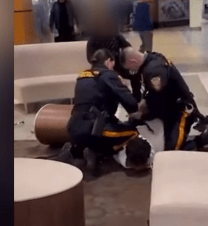 ΗΠΑ: Αντιδράσεις για την παρέμβαση αστυνομικών σε καβγά εφήβων, ενός λευκού και ενός μαύρου