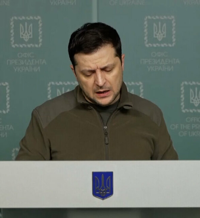 Ζελένσκι: «Το ΝΑΤΟ έδωσε "πράσινο φως για περαιτέρω βομβαρδισμούς στην Ουκρανία" απορρίπτοντας τη ζώνη απαγόρευσης πτήσεων»