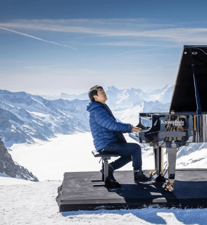 Pianist Lang Lang performs 3,454 metres up a Swiss mountain – video