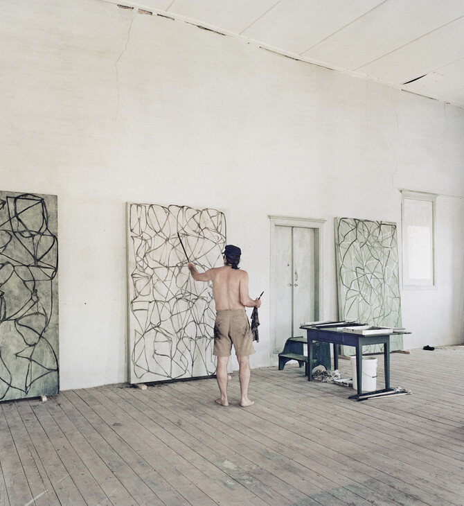 Στο εργαστήριο του Brice Marden στην Ύδρα