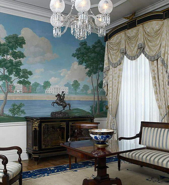 Μέσα στο Blair House, εκεί που οι προσκεκλημένοι αξιωματούχοι απολαμβάνουν VIP περιποίηση