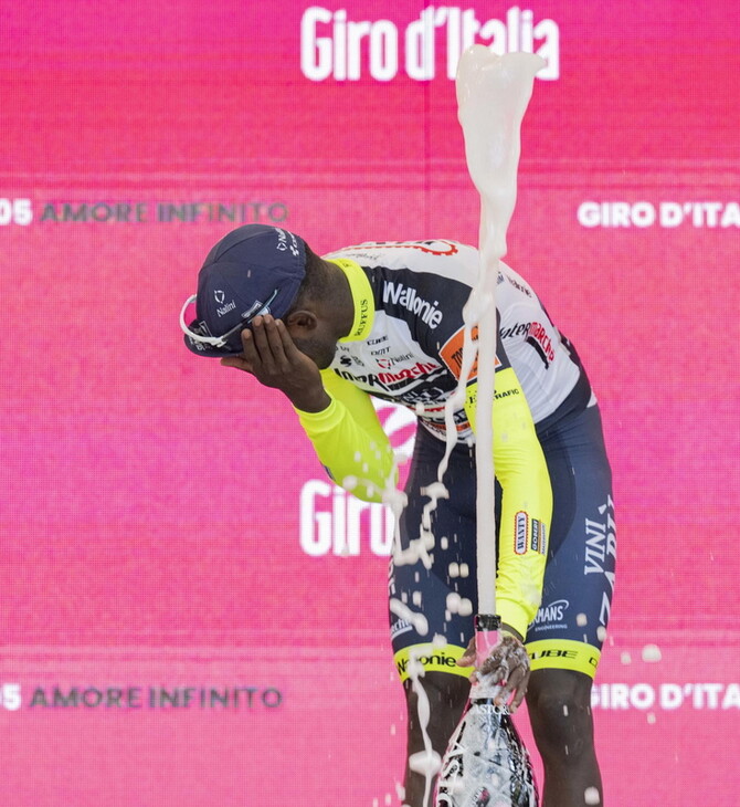 Στο νοσοκομείο ο νικητής του Giro d’ Italia- Τραυματίστηκε στο μάτι από φελλό σαμπάνιας
