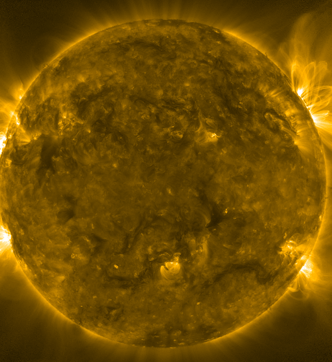 Εντυπωσιακές εικόνες του Ήλιου τράβηξε το διαστημικό σκάφος Solar Orbiter