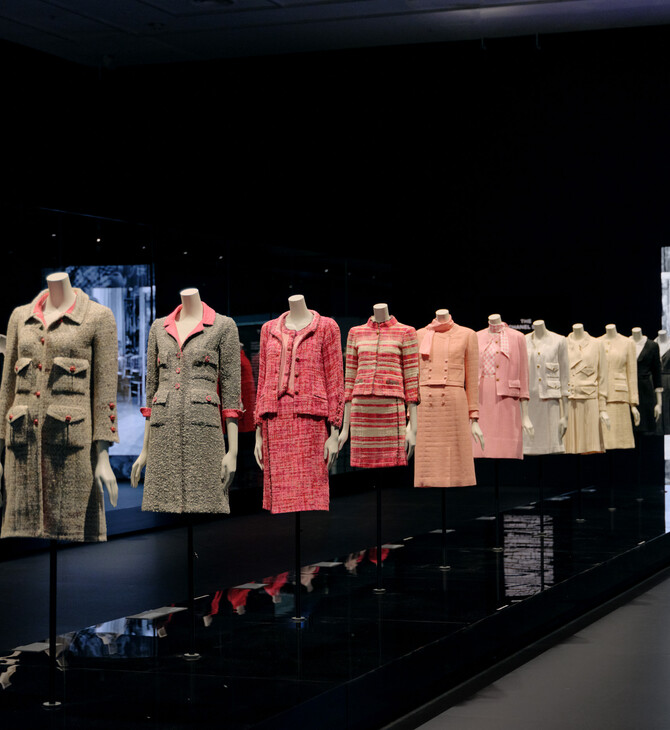 Fashion Manifesto: Ο υπέροχος κόσμος της Κοκό Σανέλ στο μουσείο V&A στο Λονδίνο