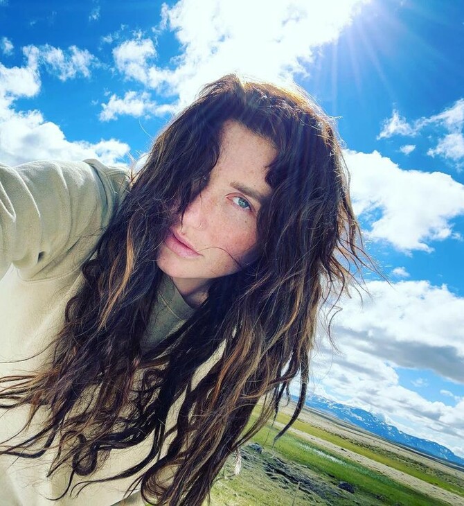 Η Kesha μιλά για τη σεξουαλικότητά της: «Δεν είναι γκέι. Δεν είμαι στρέιτ. Δεν ξέρω τι είμαι»