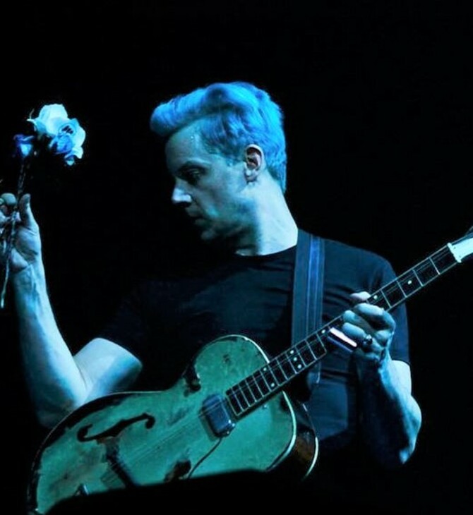 Ο Jack White κατακεραυνώνει τον Τραμπ για «όλες τις αμβλώσεις που πλήρωσες κρυφά»