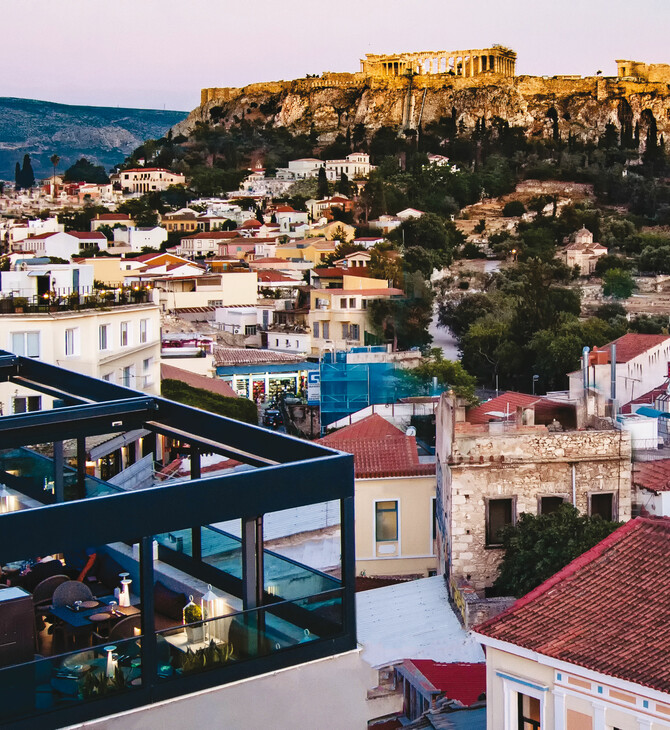 Καλοκαίρι στο rooftop του Mira Me Athens