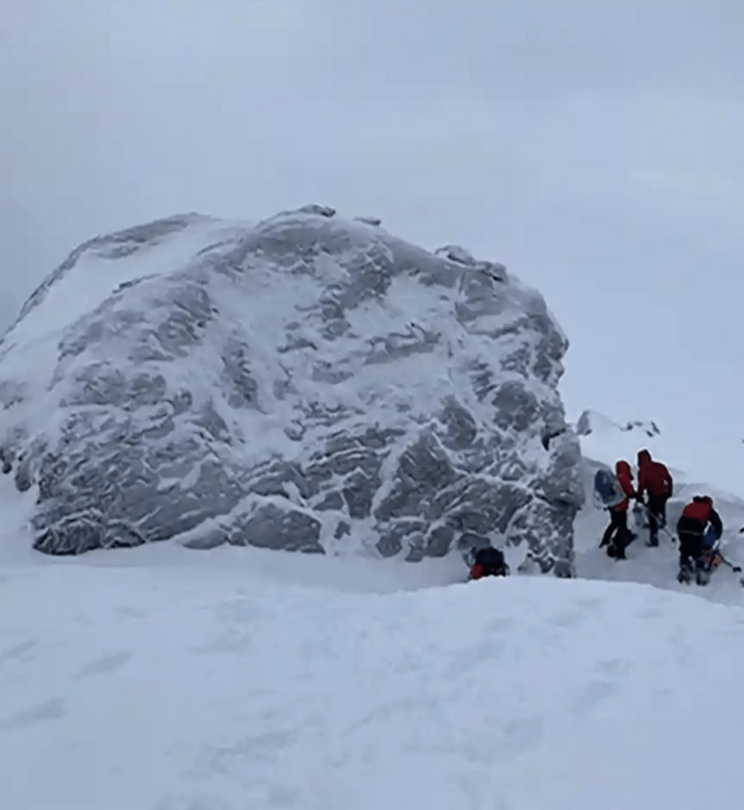 New Zealand climbers survive avalanche and blizzard, thanks to snow cave and muesli bars