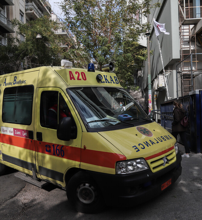 Προτεραιότητα στα φανάρια για τα ασθενοφόρα- Από τον Πειραιά ξεκινά το πιλοτικό πρόγραμμα 