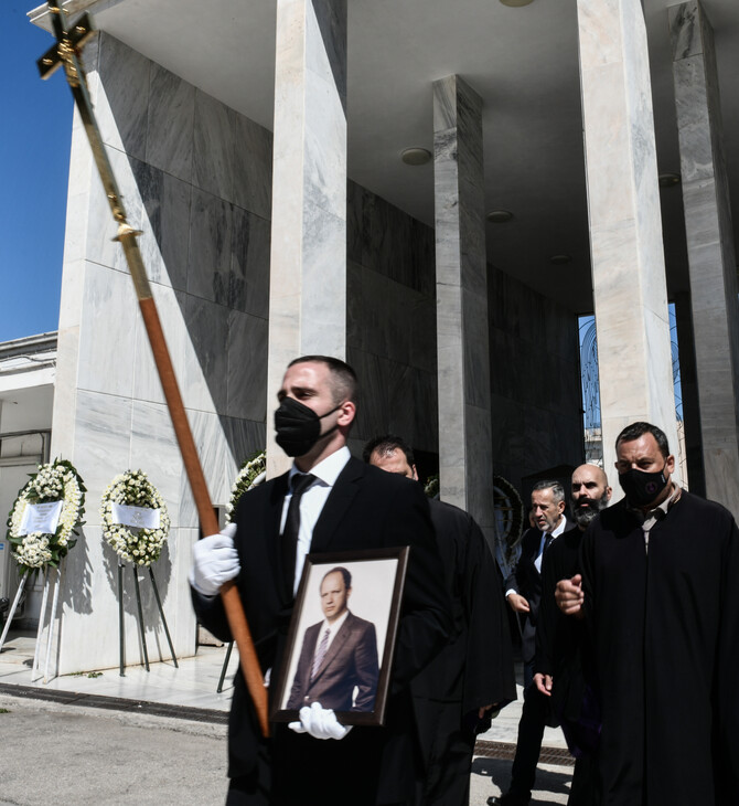 Σταύρος Ψυχάρης: Στο Α' Νεκροταφείο το «τελευταίο αντίο» στον εκδότη