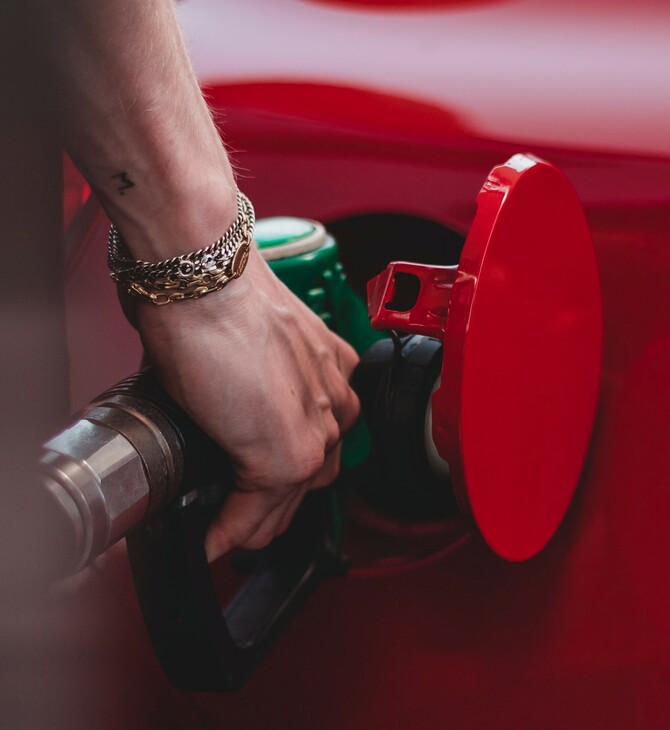 Βενζινοπώλες για νοθεία καυσίμων: Πολλοί και ίσως μη ανιχνεύσιμοι οι διαλύτες- Τι ζημιές προκαλούν