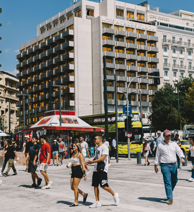 Κωνσταντίνος Σερράος: «Η νέα παρέμβαση αποκαθιστά τη συνέχεια της πλατείας Συντάγματος»