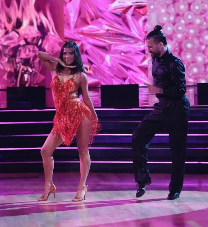 Η Τσάρλι Ντ' Αμέλιο έκανε χορό από το TikTok στο Dancing with the Stars- αλλά υπάρχει πρόβλημα