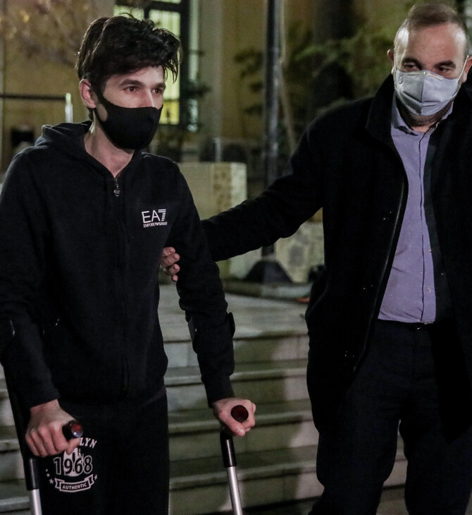 Μένιος Φουρθιώτης: Ξεκινά η δίκη για τις σκηνοθετημένες επιθέσεις στο σπίτι του
