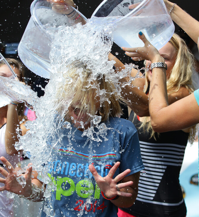 Το Ice Bucket Challenge βοήθησε και μάλιστα πολύ: Μελέτη φαρμάκου χρηματοδοτήθηκε εν μέρει από τη viral καμπάνια