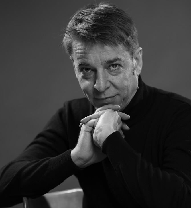 Ο αρχιμουσικός Stefan Geiger διευθύνει την Underground Youth Orchestra