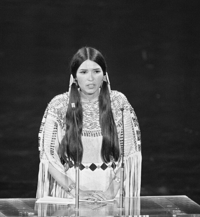 H Sacheen Littlefeather ήταν το σύμβολο των ινδιάνων της Αμερικής- Οι αδερφές της λένε όμως ότι ήταν απάτη