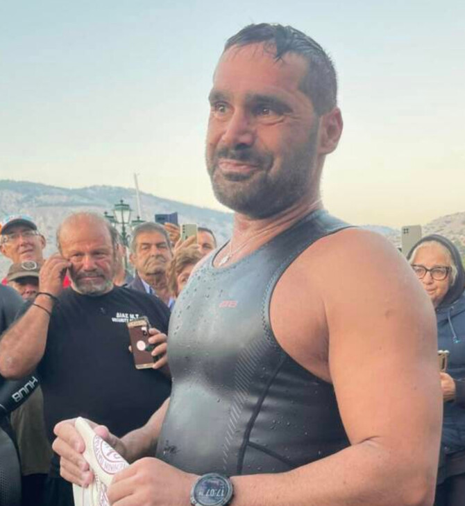 Τουρκική πρόκληση: Ακταιωρός παρενόχλησε τον Παραολυμπιονίκη Χαράλαμπο Ταϊγανίδη ενώ κολυμπούσε προς τη Σύμη