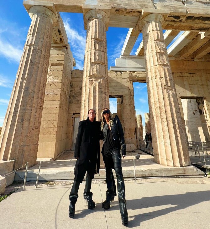 Rick Owens και Tyrone Dylan στην Ελλάδα: Ποζάρουν μαζί στην Ακρόπολη- «Hunting for Ήλιος»