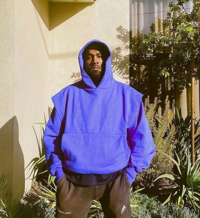 Ο Κάνιε Γουέστ πουλάει φούτερ Balenciaga, Adidas και Gap για 20 δολάρια