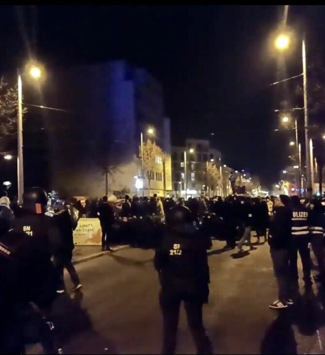 Συγκρούσεις με την αστυνομία σημειώθηκαν σε αντιαμερικανική συγκέντρωση στη Λειψία