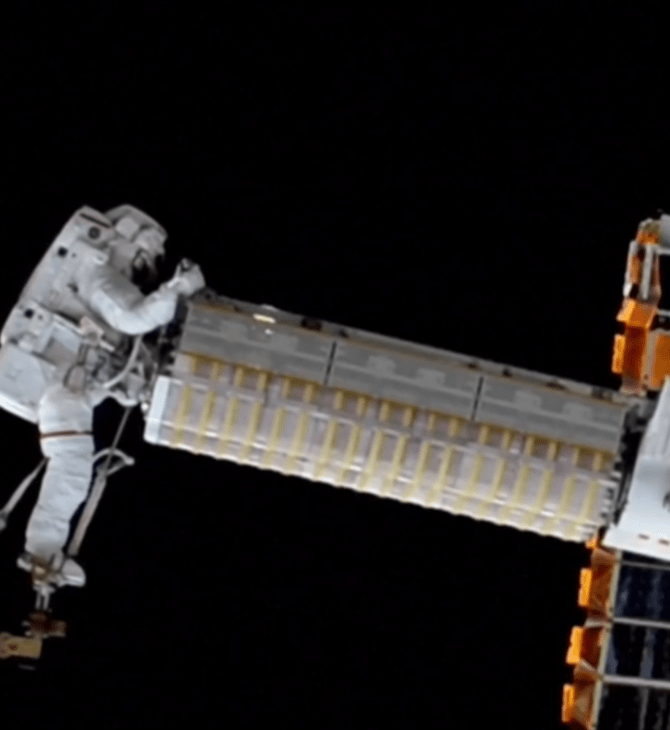 NASA: Εντυπωσιακά πλάνα από τον διαστημικό περίπατο δύο αστροναυτών