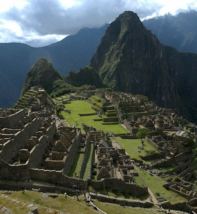 Tourists stranded in Machu Picchu amid Peru protests